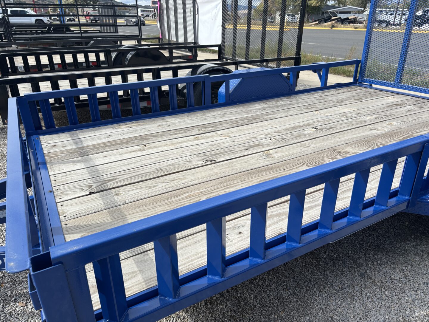 77x12 Single Axle Utility – 3.5K GVW – Side Load – Blue - Image 3