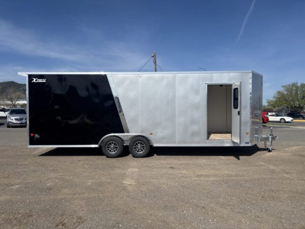 Xpress HC 8.5x24 Tandem Enclosed – Silver/Black