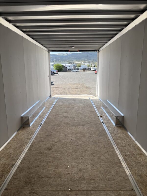 Xpress HC 8.5x24 Tandem Enclosed – Silver/Black - Image 2