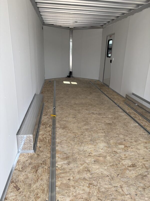 Xpress HC 8.5x24 Tandem Enclosed – Silver/Black - Image 3