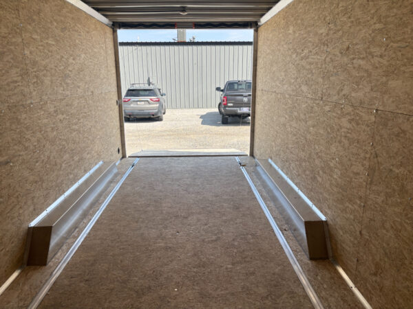 Xpress 8.5x18 Tandem Enclosed – Silver/Charcoal - Image 4