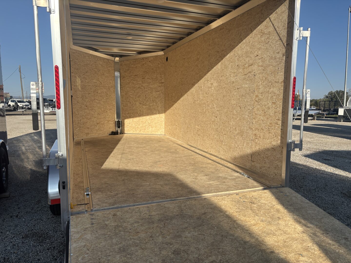 Xpress 7.4x14 Tandem Axle Enclosed – Charcoal - Image 7