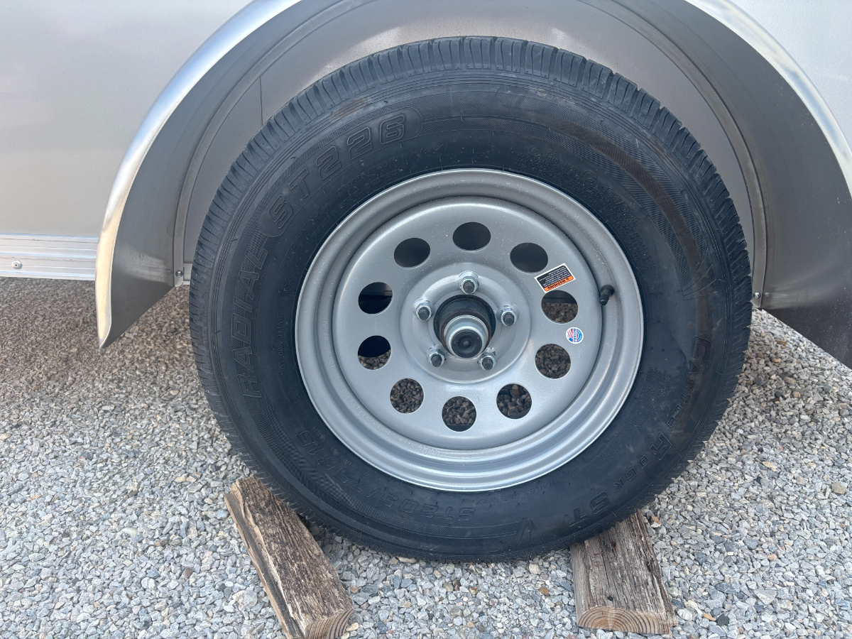 Xpress 5x8 Single Axle Enclosed – Silver - Image 8