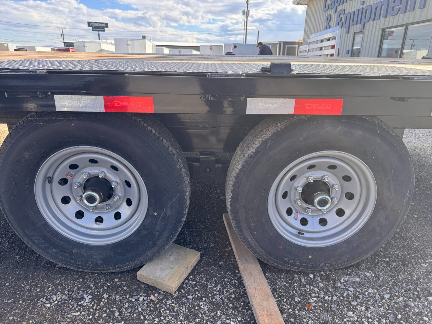 102x24 TADK Deckover – 14K GVW – Black - Image 4