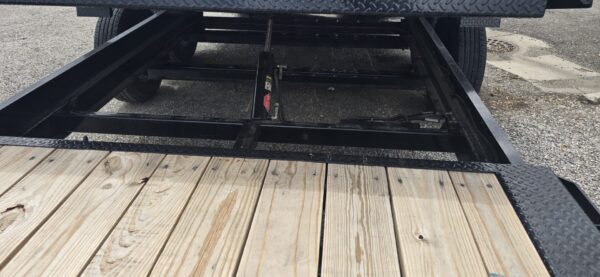102x22 TADK Deckover Tilt – 16K GVW – Black - Image 4