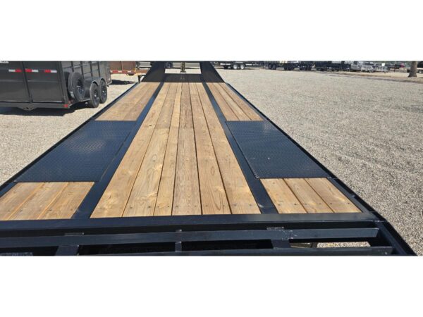 102x28 Gooseneck Flatbed – 20K Low-Pro – Black - Image 2