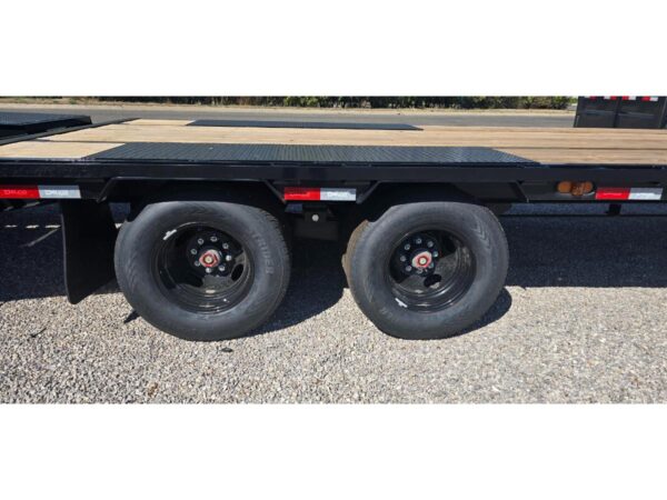 102x28 Gooseneck Flatbed – 20K Low-Pro – Black - Image 4