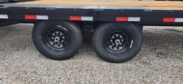 102x25 Gooseneck Flatbed – 14K GVW – Black - Image 4