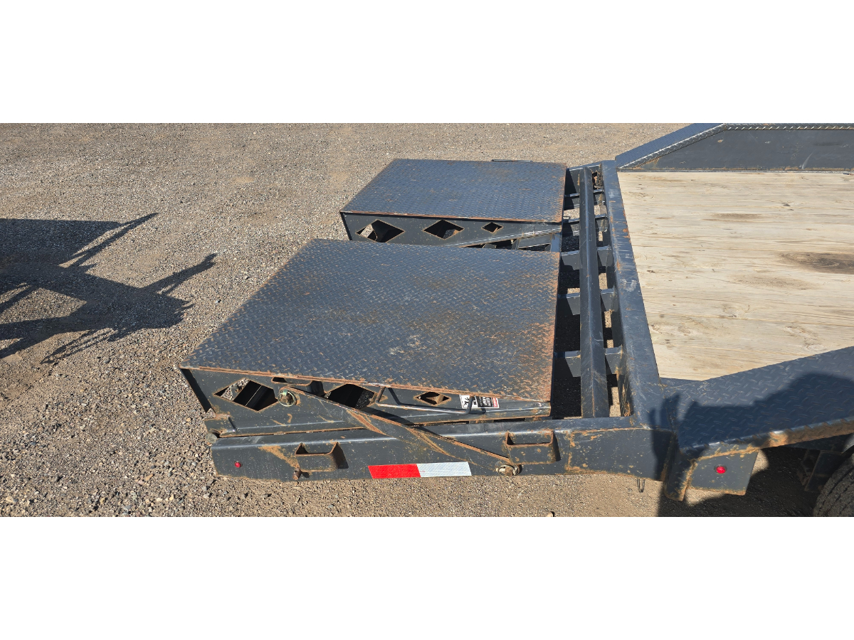 2021 Lamar 8x22 Tandem Axle Car Hauler – 14K GVW – Black - Image 3