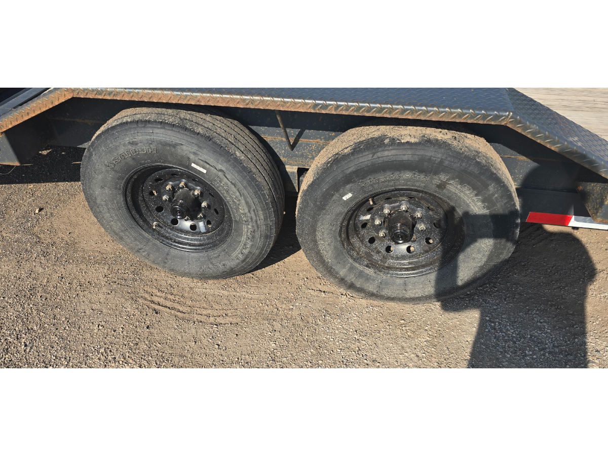 2021 Lamar 8x22 Tandem Axle Car Hauler – 14K GVW – Black - Image 5