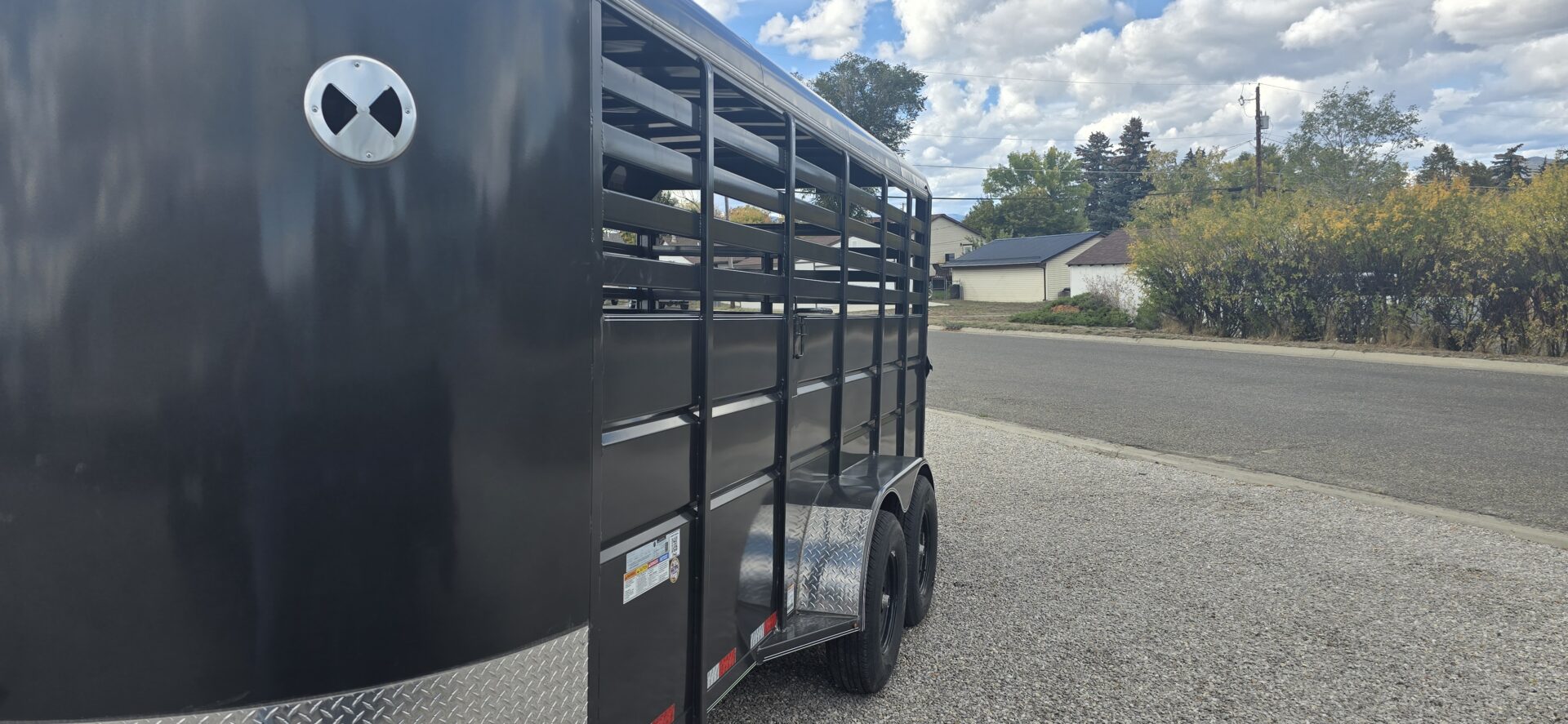 2024 Delco 18' Horse/Stock Trailer – Enclosed Stock – Silver - Image 3