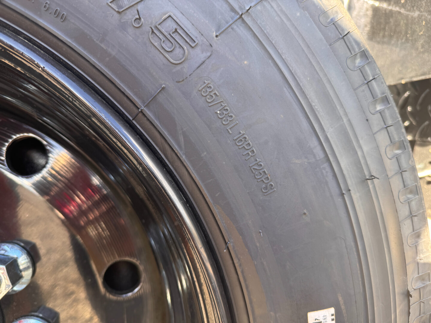 83x14 Tandem Axle Dump – 2' Sides – 16K GVW – Black - Image 7