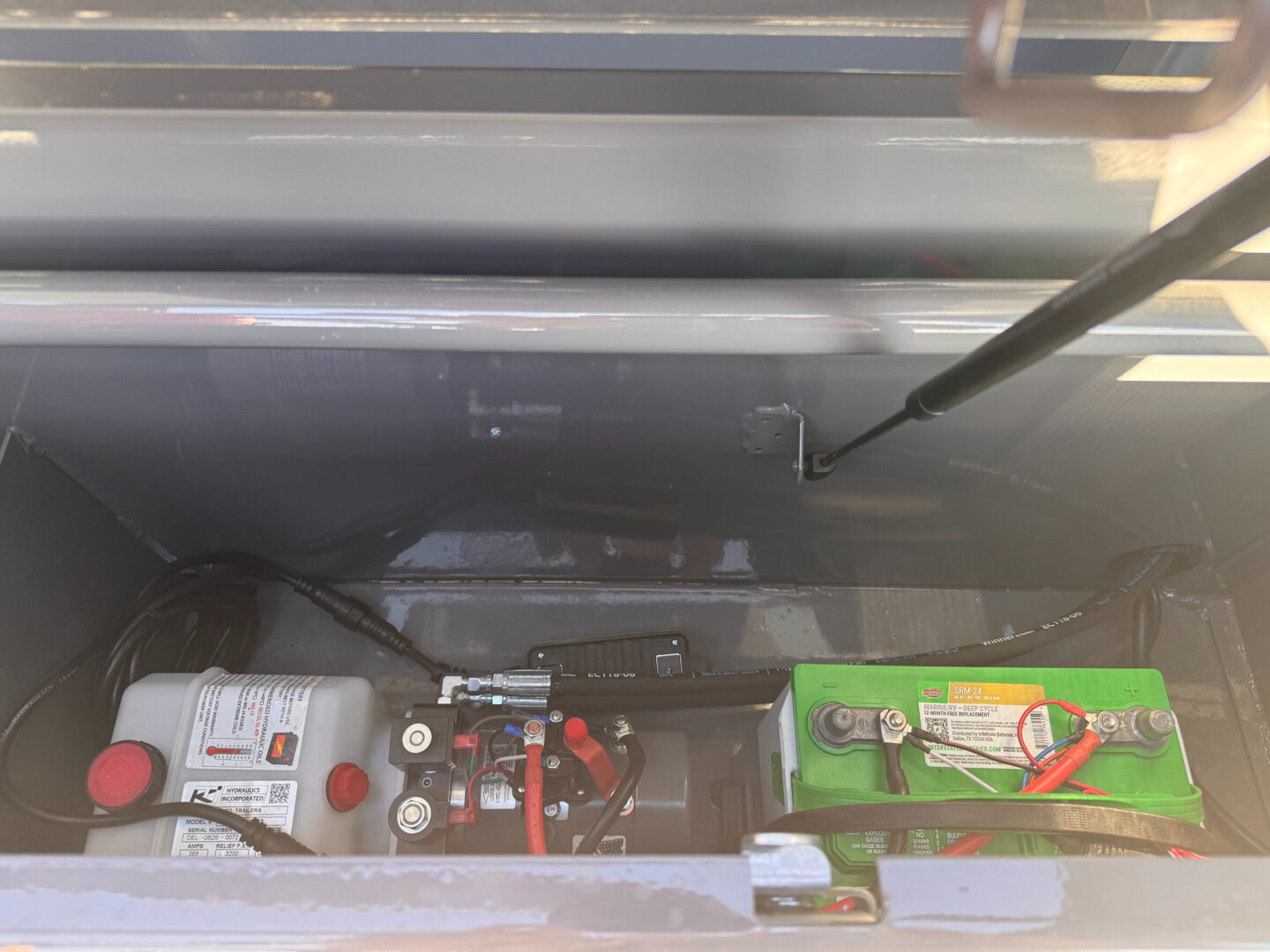 83x14 Gooseneck Dump – 14K GVW – 2' Sides – Gray - Image 5