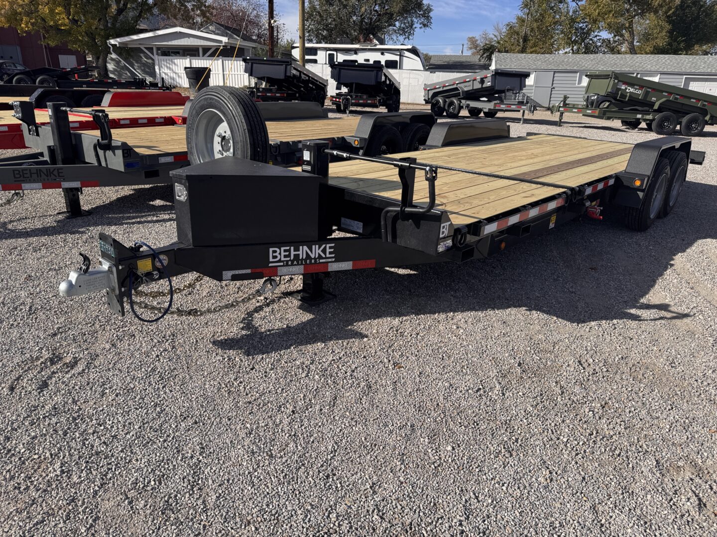 83x22 16K Bumper Pull Tilt – Black