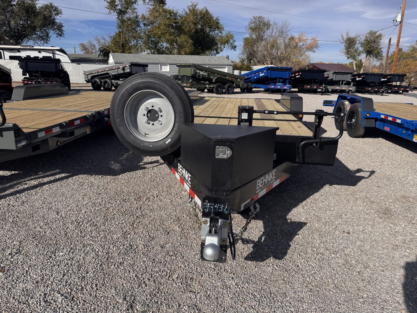 83x22 16K Bumper Pull Tilt – Black - Image 2