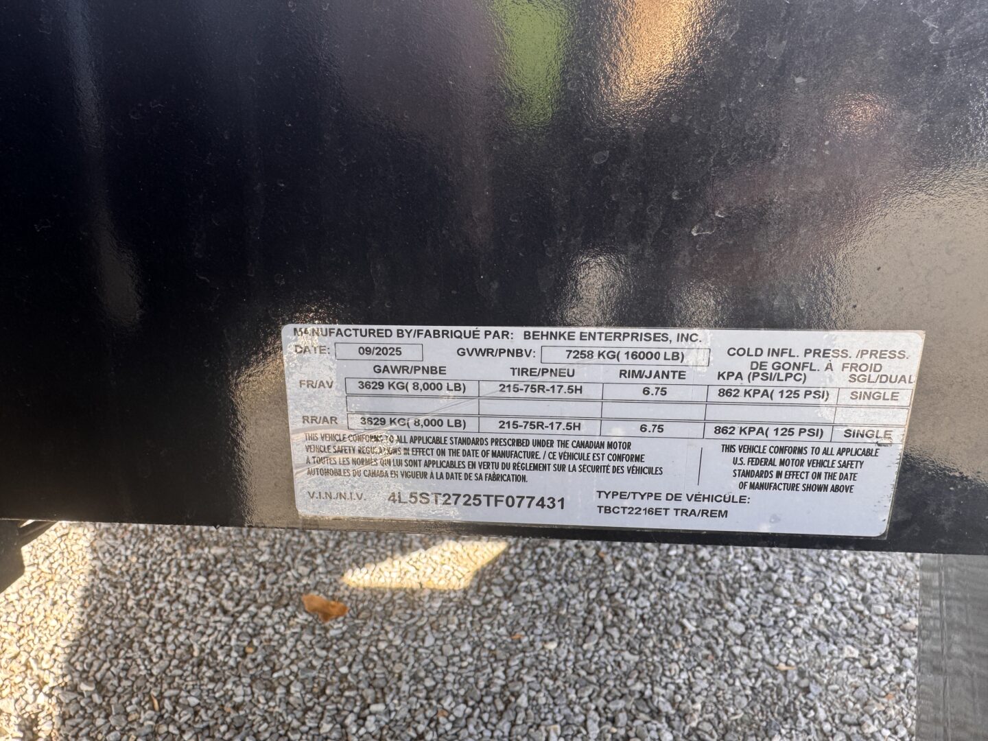 83x22 16K Bumper Pull Tilt – Black - Image 5