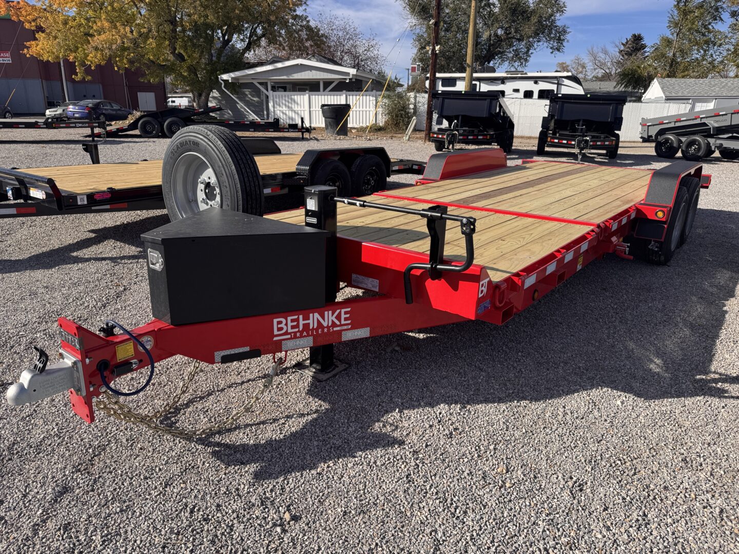 83x22 16K Bumper Pull Tilt – Red - Image 2