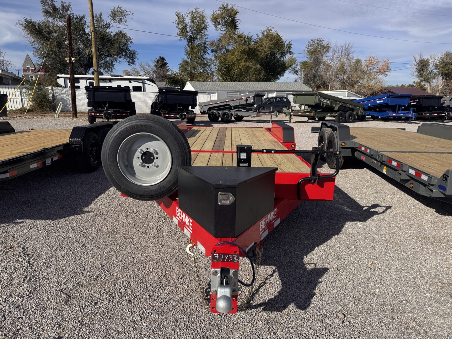 83x22 16K Bumper Pull Tilt – Red