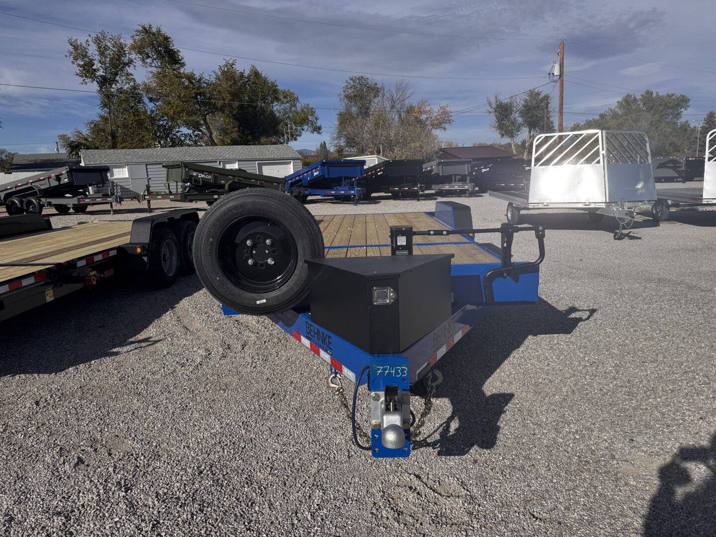 83x22 16K Bumper Pull Tilt – Blue - Image 3