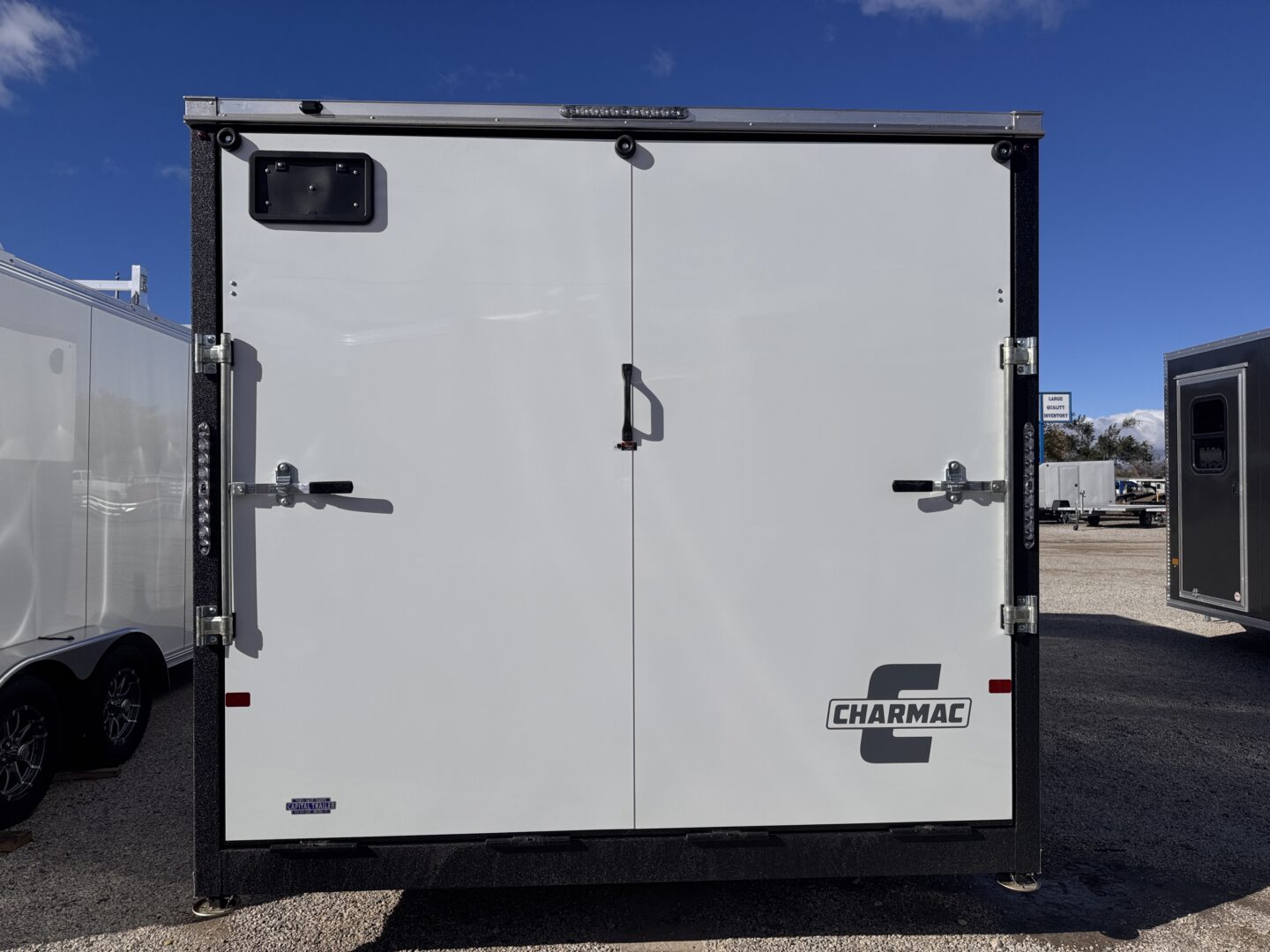 100x16 TA Stealth V-Nose – Enclosed – White - Image 4