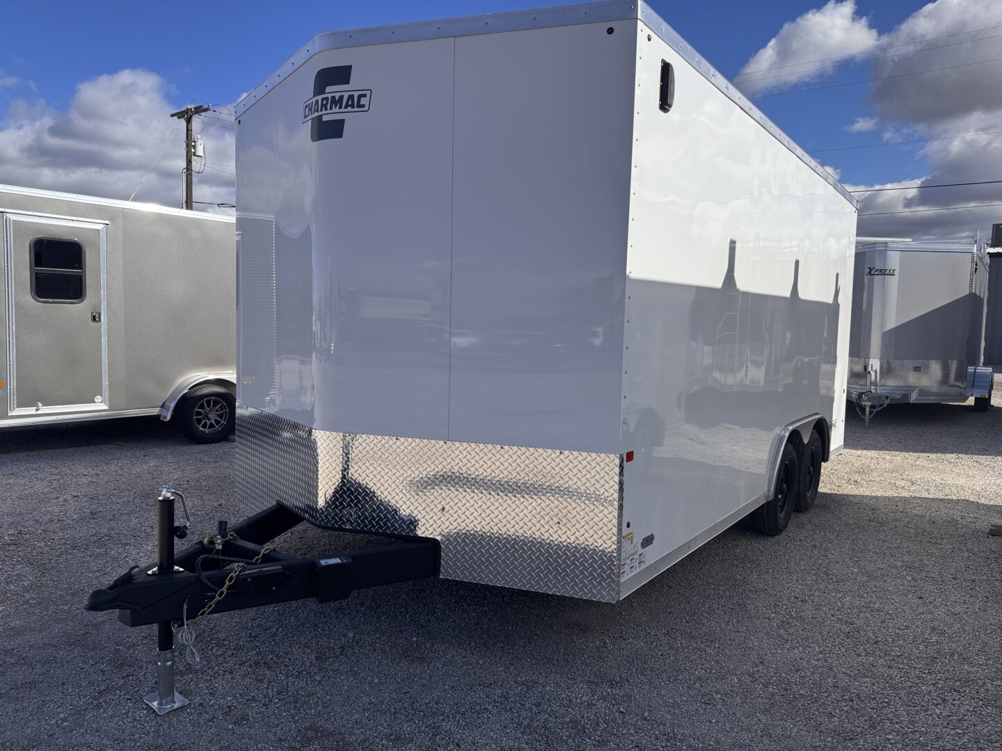 100x16 TA Stealth V-Nose – Enclosed – White - Image 7